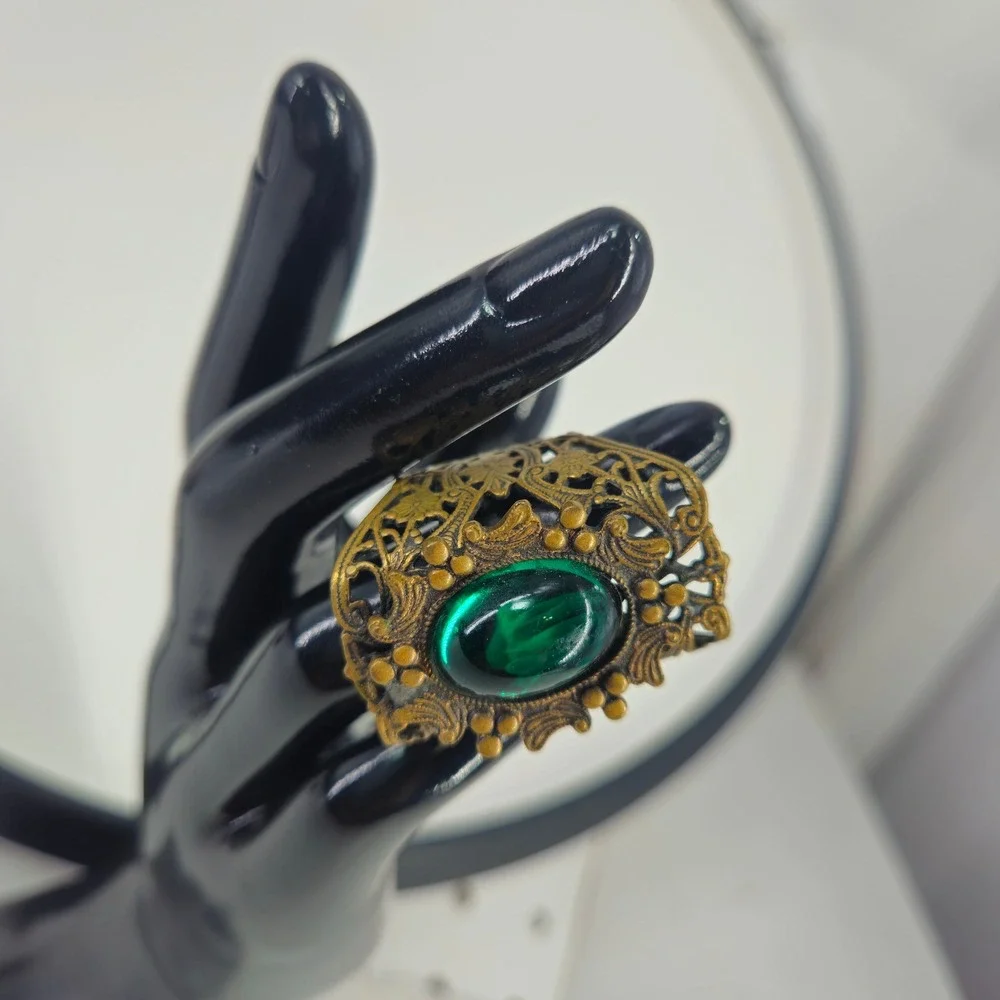 Vintage Style Filigree Adjustable Ring‎ Green Glass Cabochon Antique Brass Tone